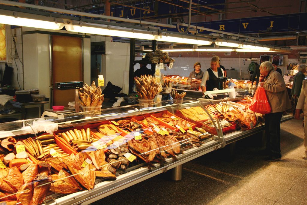 De vishal op de markt van Riga